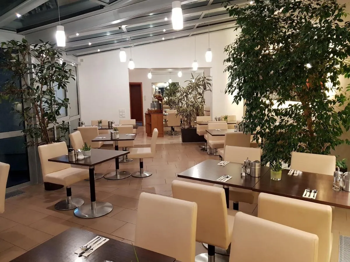 City Hotel Stuttgart 3*,  Alemania