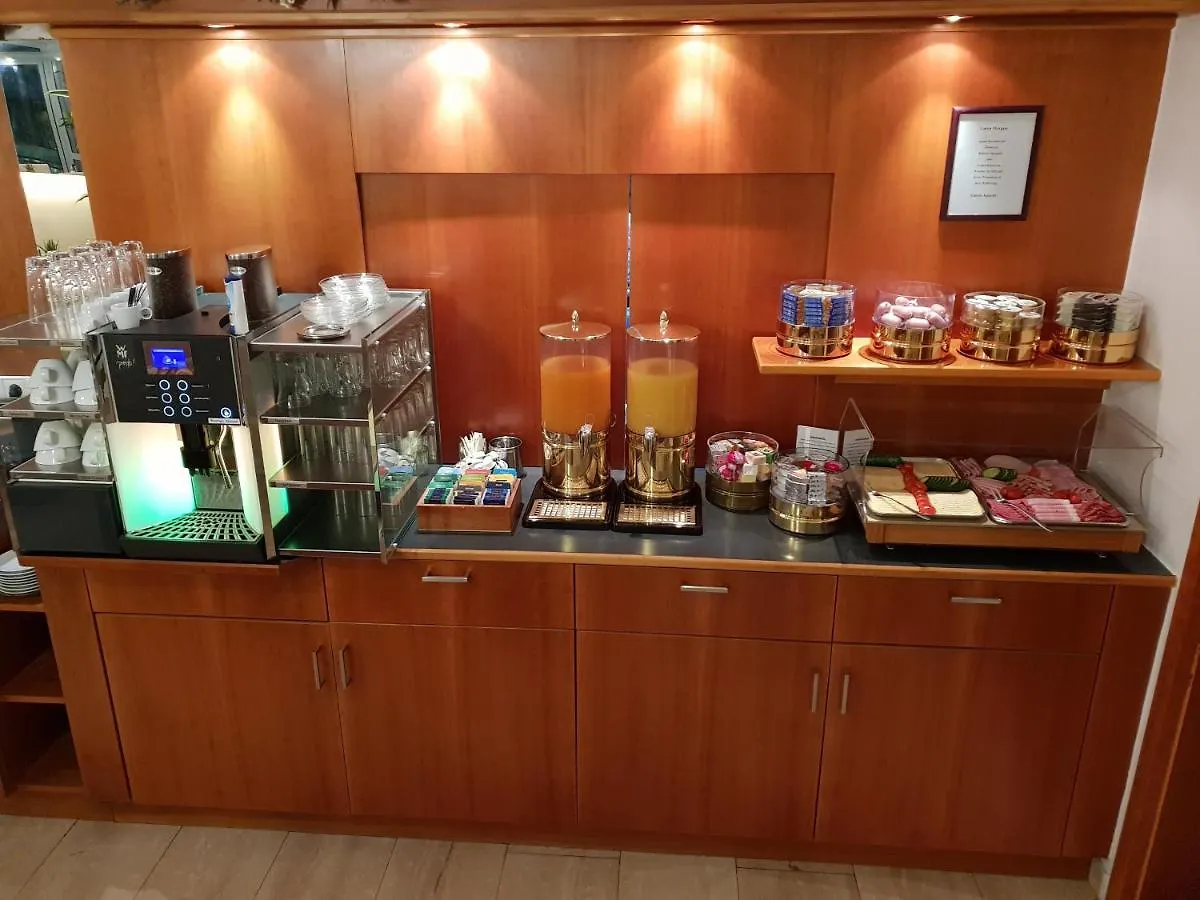 City Hotel Stuttgart 3*,  Alemania